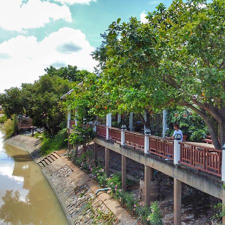 Romyen Cafe' Homestay Ayutthaya Eksteriør billede