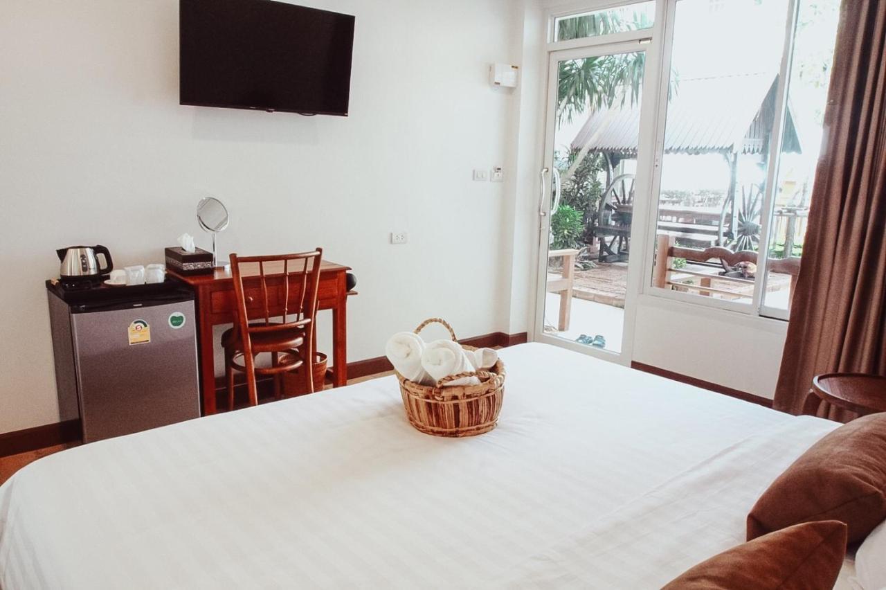 Romyen Cafe' Homestay Ayutthaya Eksteriør billede