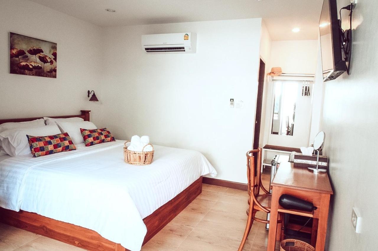 Romyen Cafe' Homestay Ayutthaya Eksteriør billede